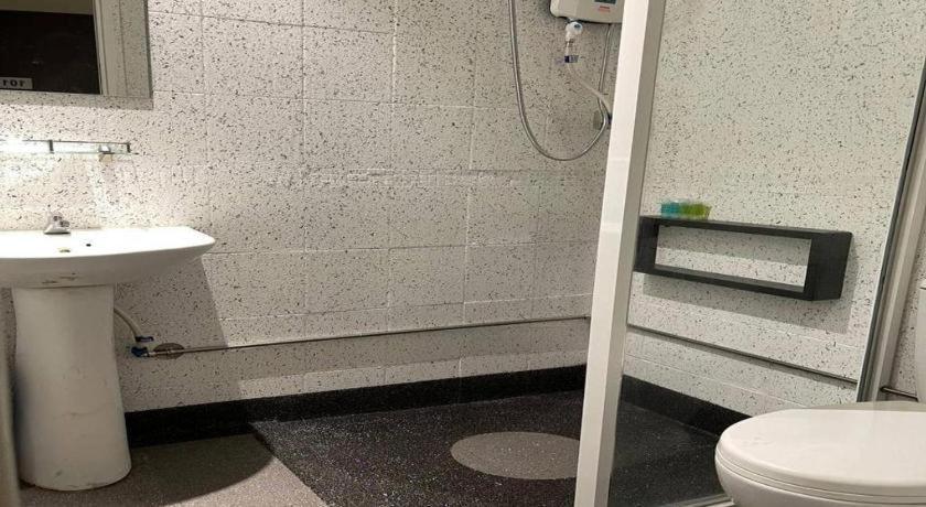 D'Or Hotel Tengkat Tong Shin Куала Лумпур Екстериор снимка